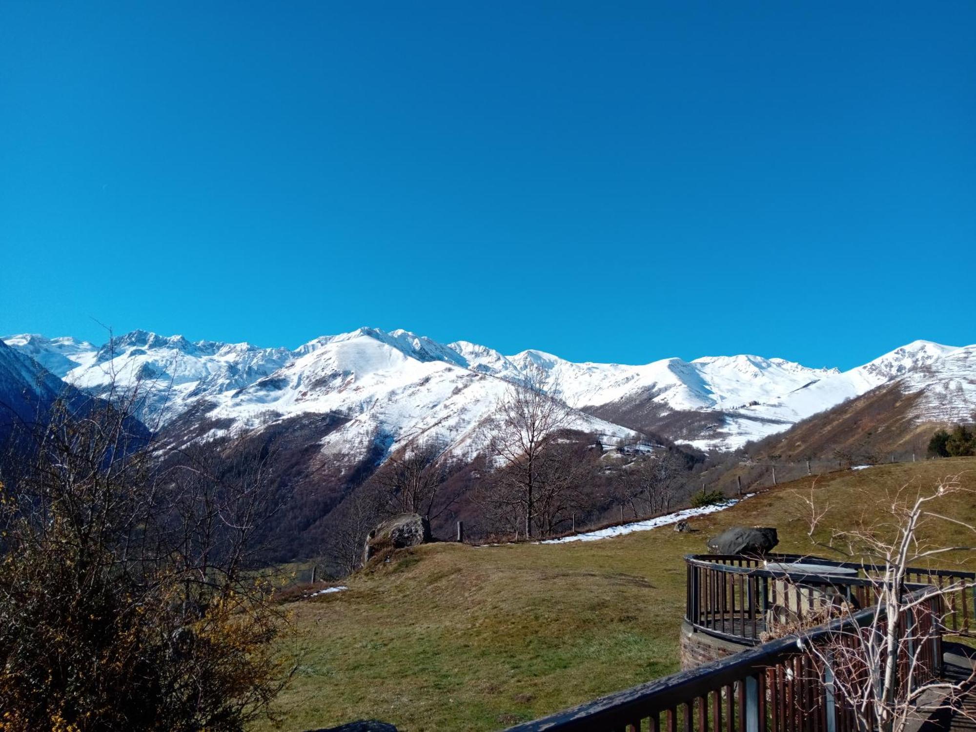 La Moraine Hotel Garin ภายนอก รูปภาพ