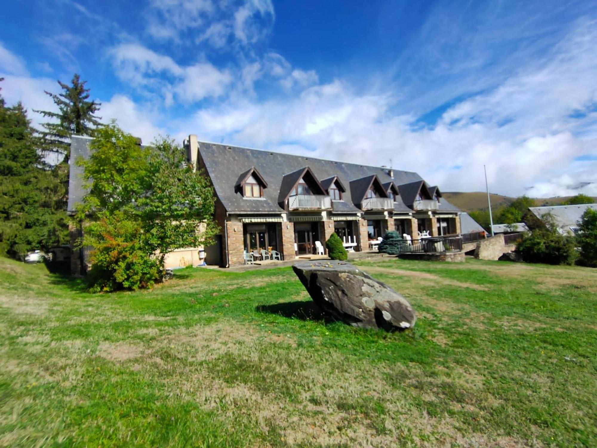 La Moraine Hotel Garin ภายนอก รูปภาพ